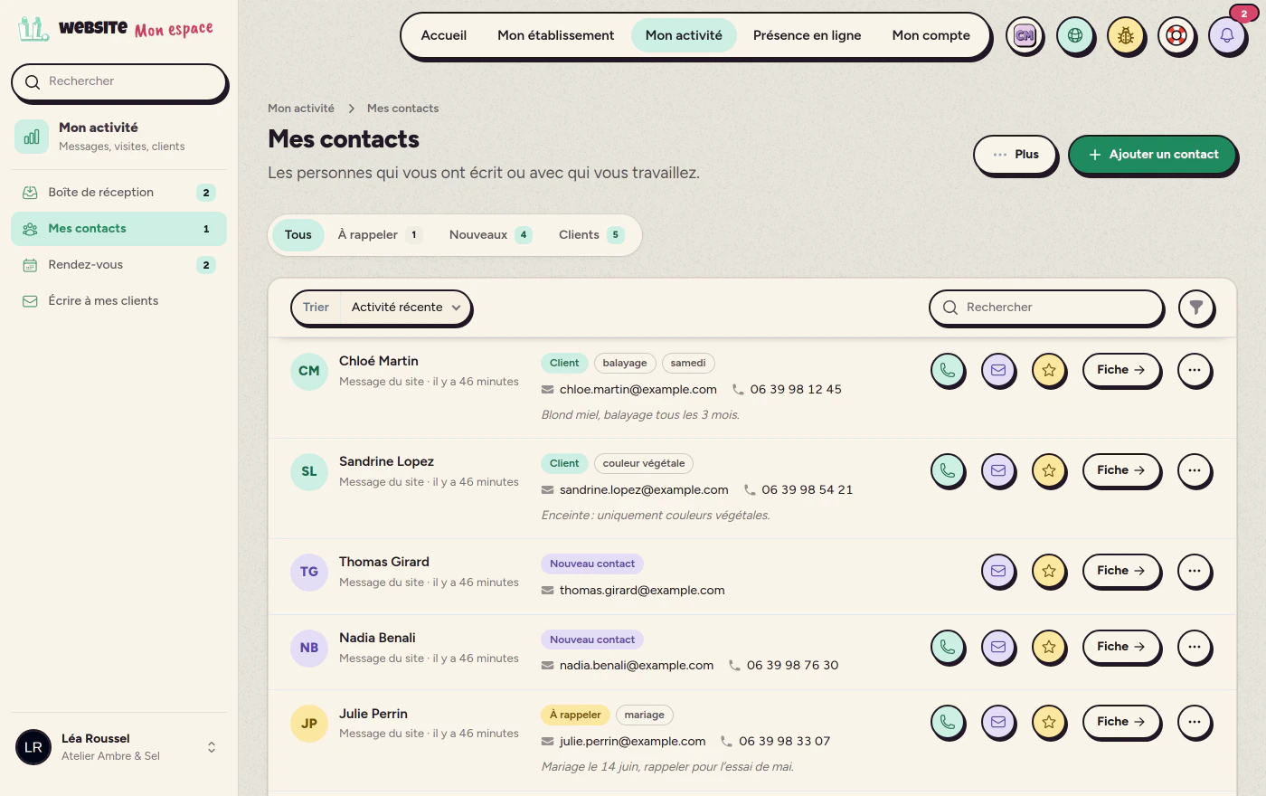 Une page de l’espace client : les quatre parties en haut, le menu de gauche avec la recherche et le compte, le carnet de contacts
